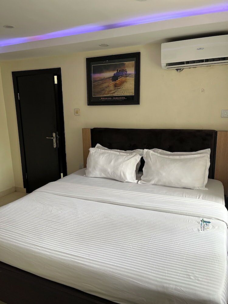 Фото Hillside Gardens