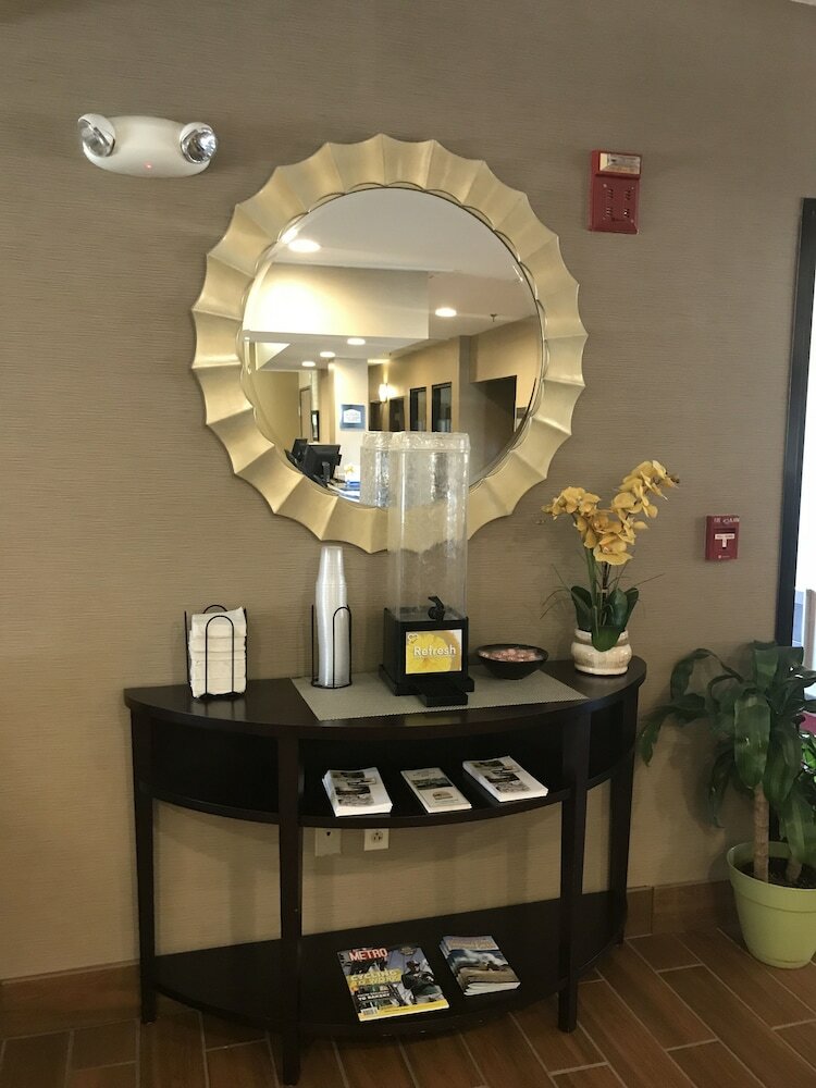 Фото Comfort Inn Ellsworth - Bar Harbor