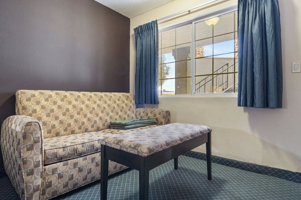 Фото Economy Inn Barstow