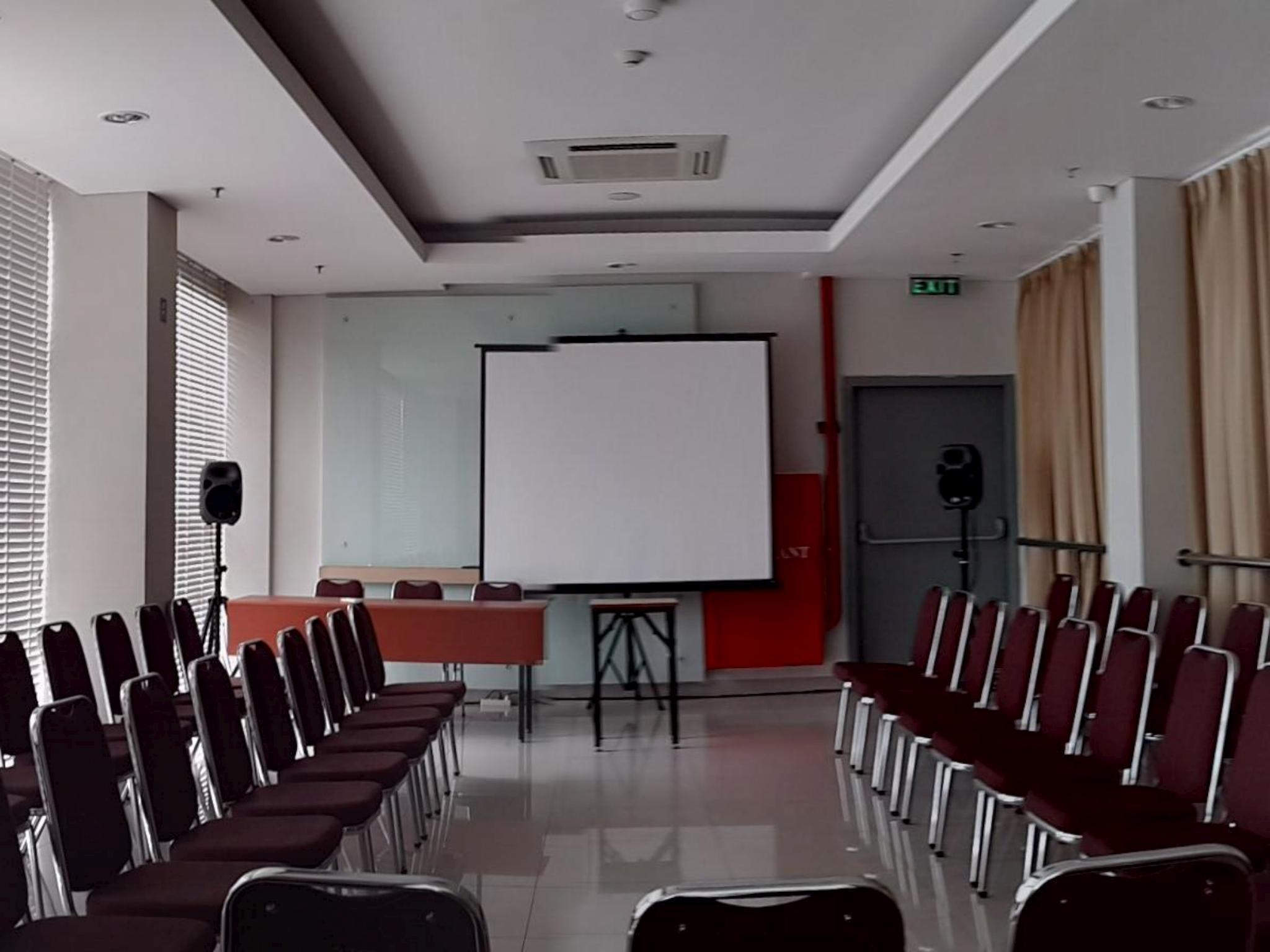 Фото Amaris Hotel Bekasi Barat