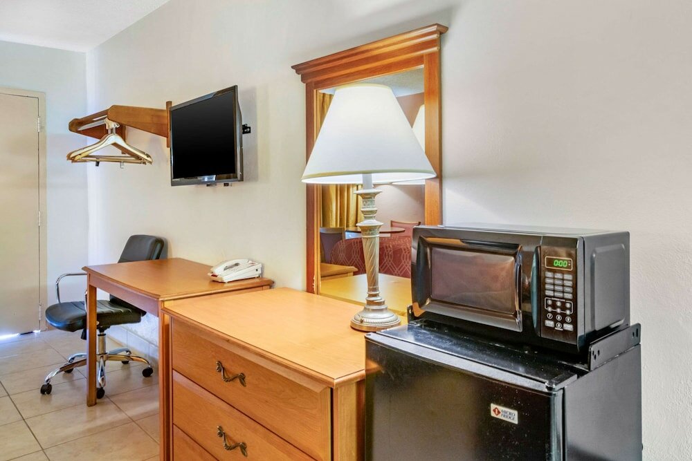 Фото Econo Lodge North