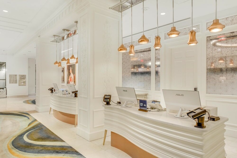 Фото The Madison Hotel