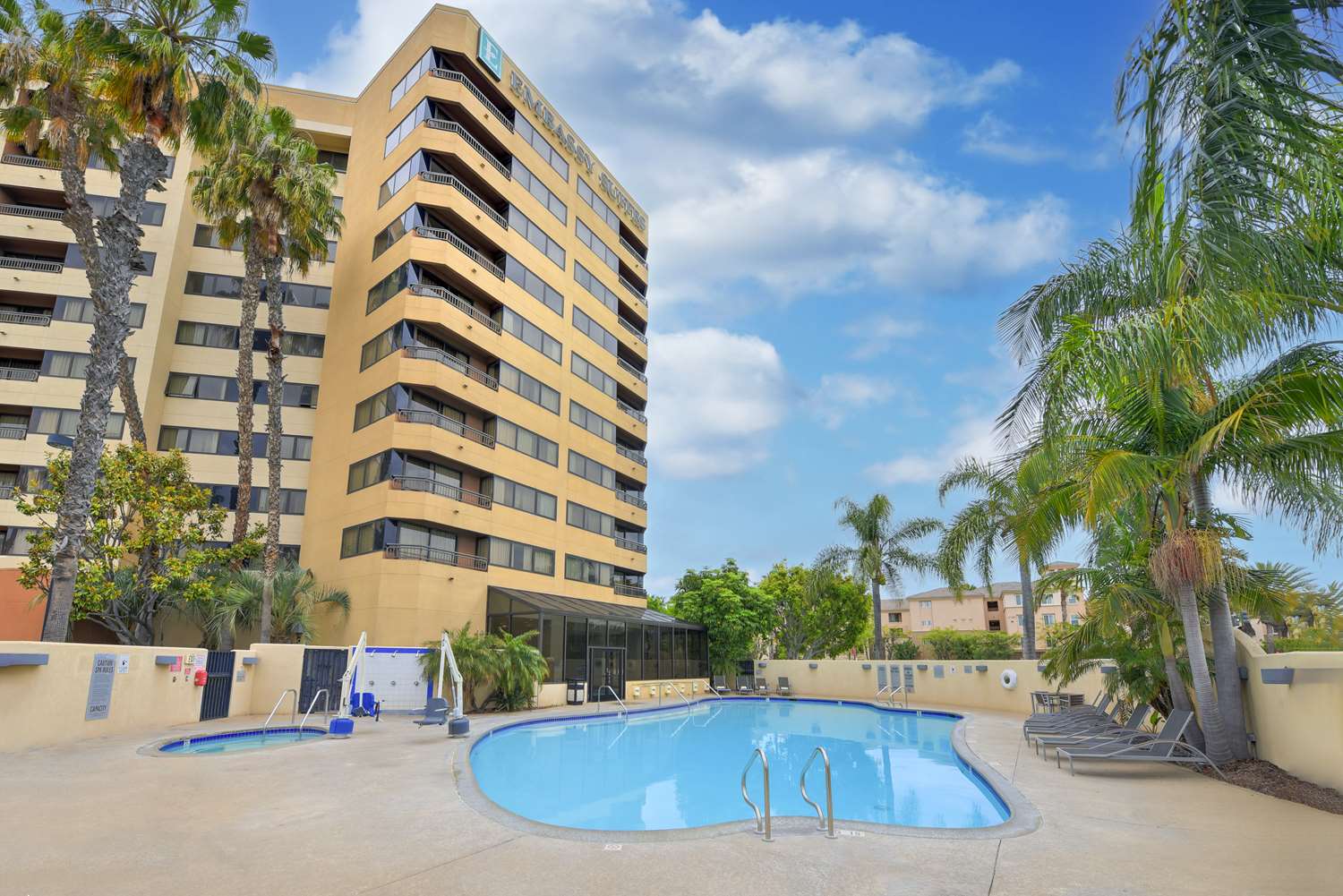 Фото Embassy Suites by Hilton Anaheim Orange