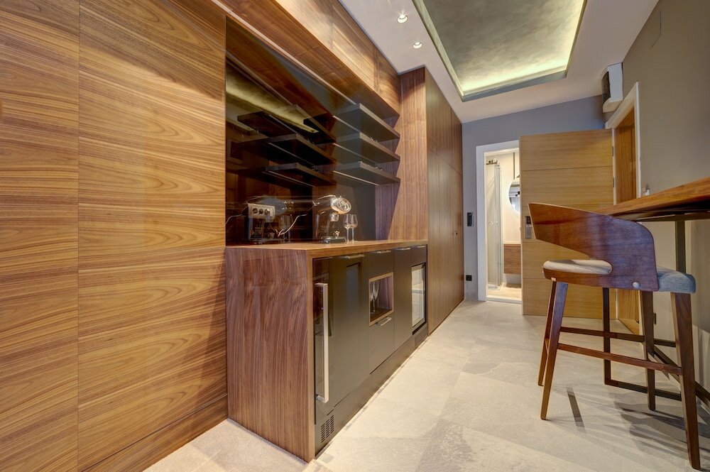 Фото Black Pearl Luxury Suites