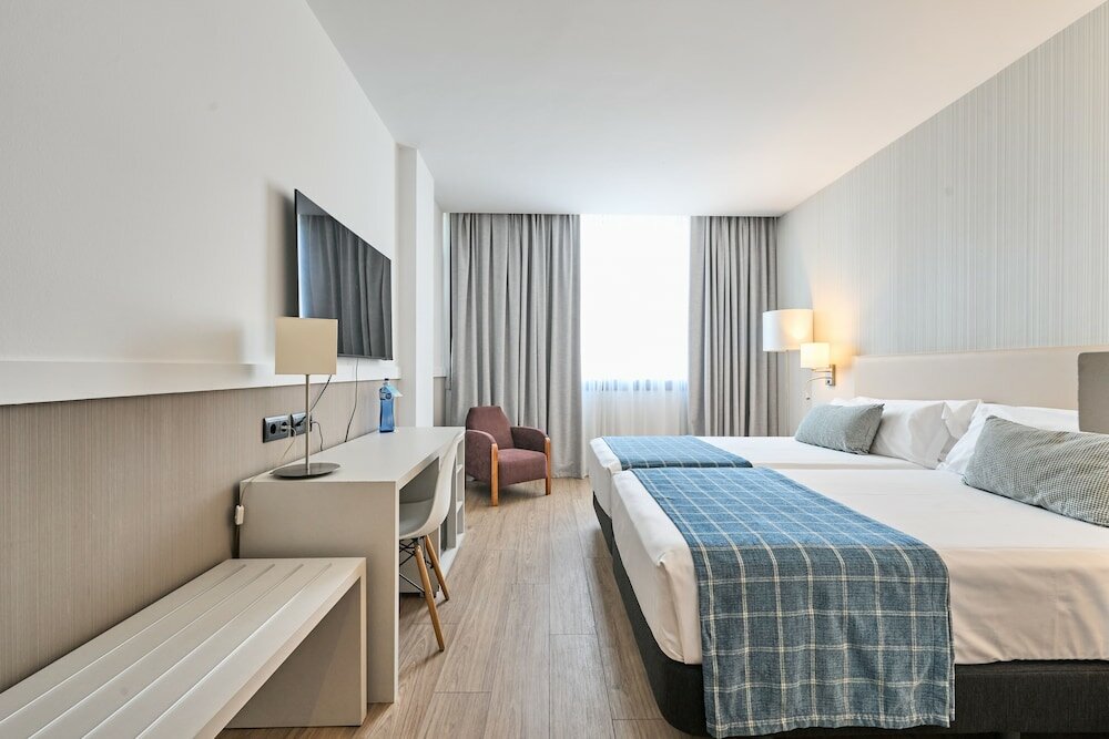 Фото Catalonia Gran Hotel Verdi