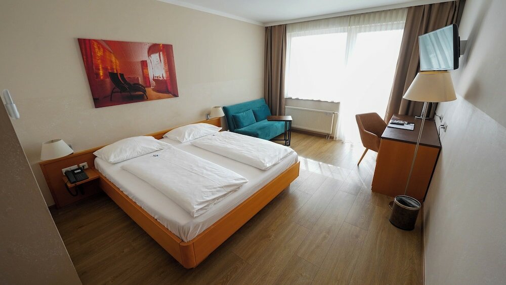 Фото Novapark Flugzeughotel Graz