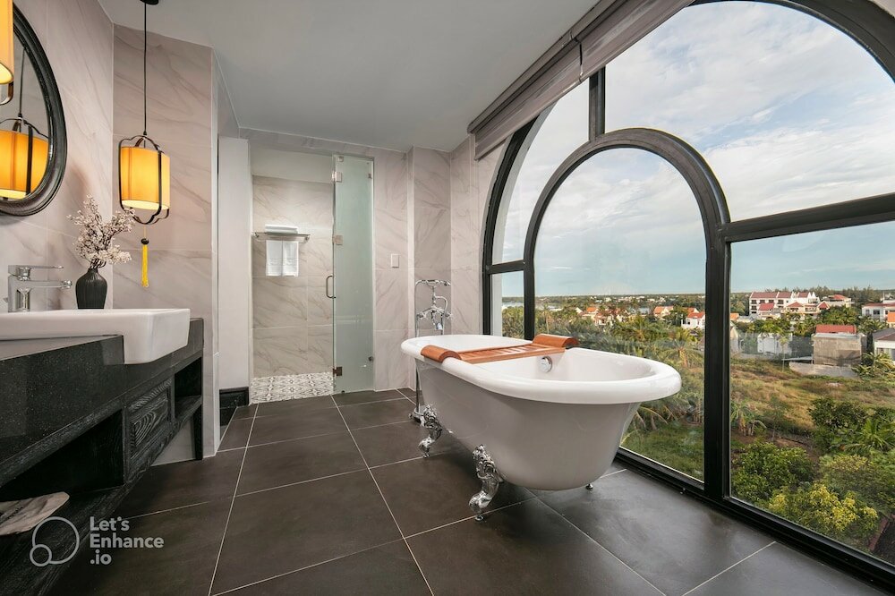 Фото Shining Riverside Hotel and SPA