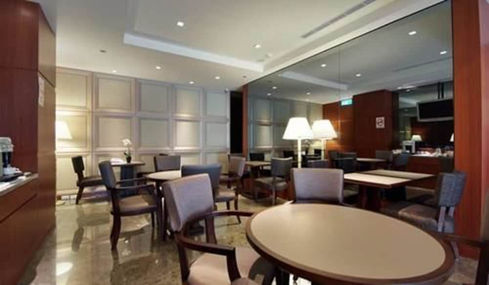 Фото Tokyo International Hotel