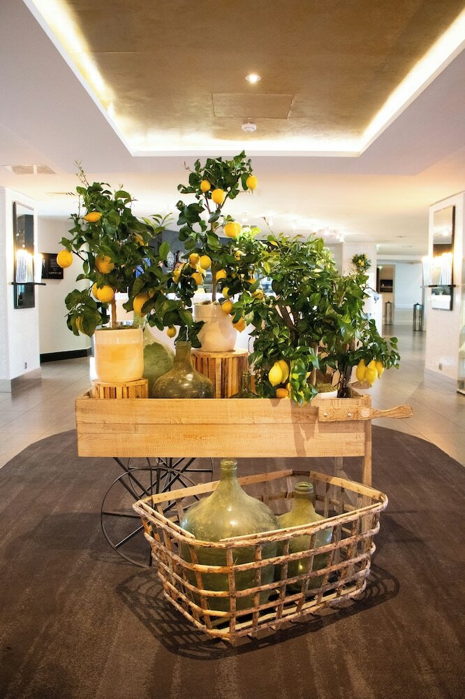 Фото Sofitel Marseille Vieux Port