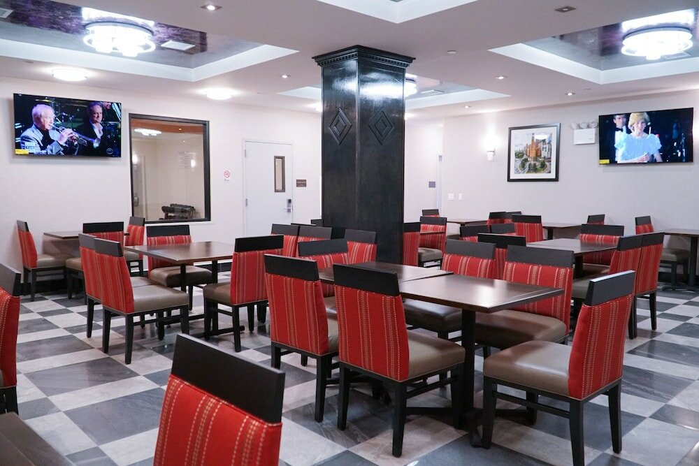 Фото Lotus Blu Inn & Suites