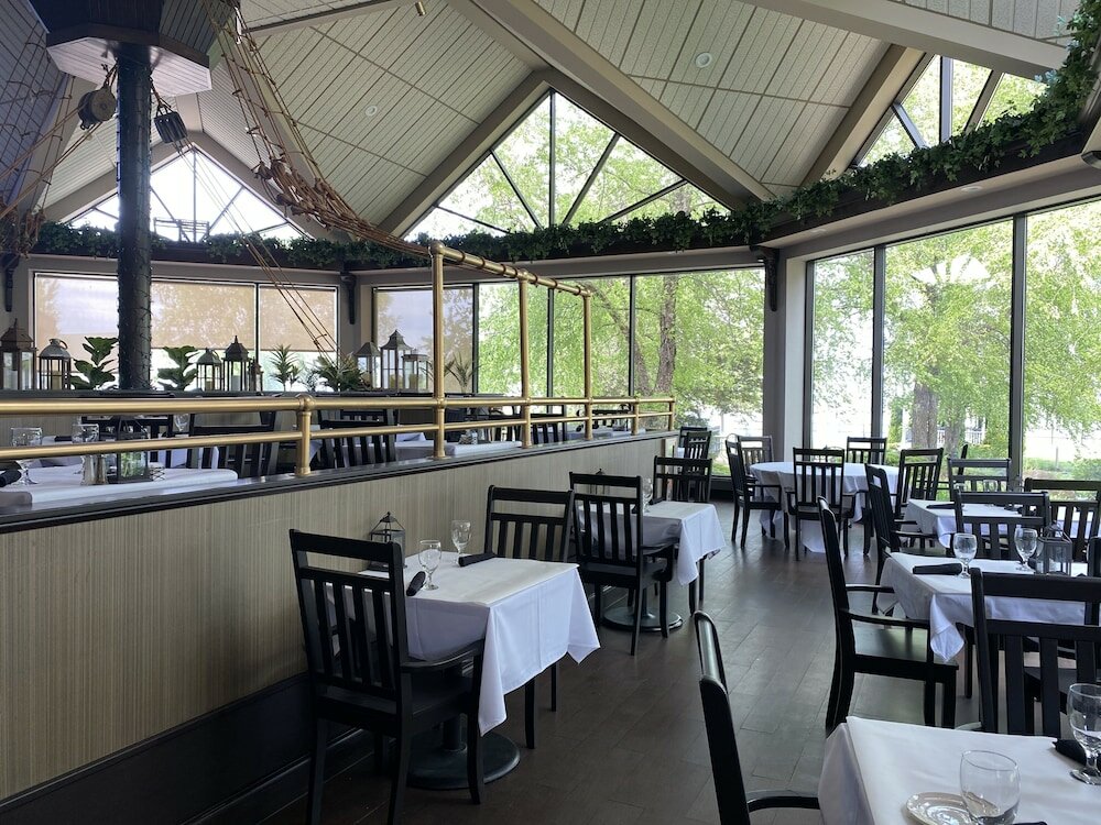 Фото Clarion Hotel Conference Center on Lake Erie