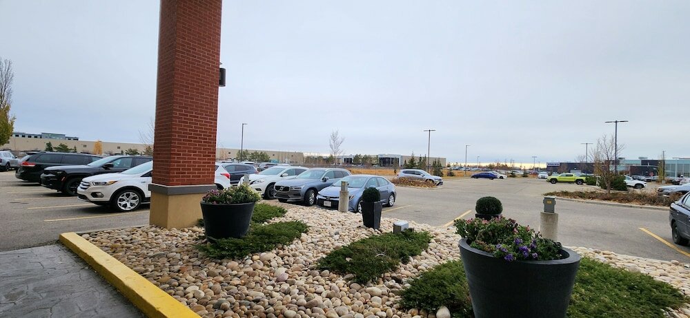 Фото Four Points by Sheraton Edmonton Gateway