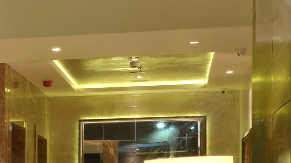 Фото Residency Sarovar Portico Mumbai