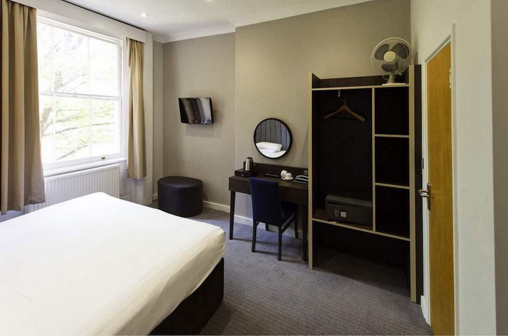 Фото Garden Court Hotel