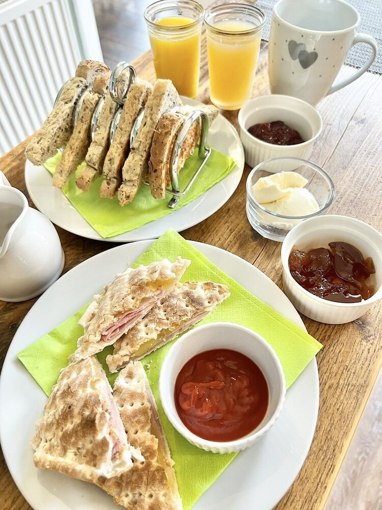 Фото Devon House Guest House