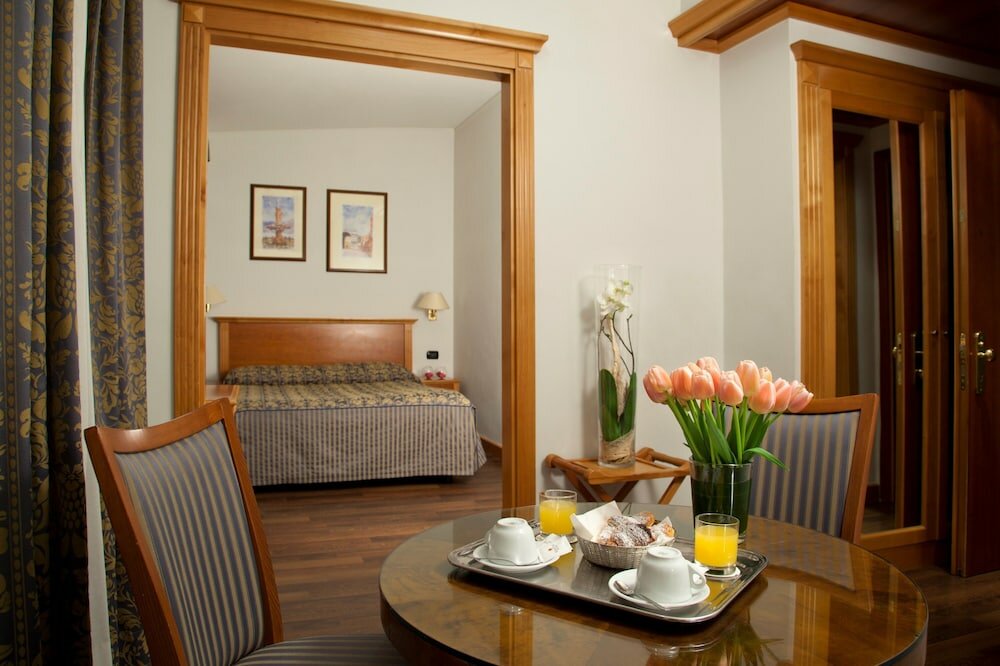 Фото Hotel Diplomatic