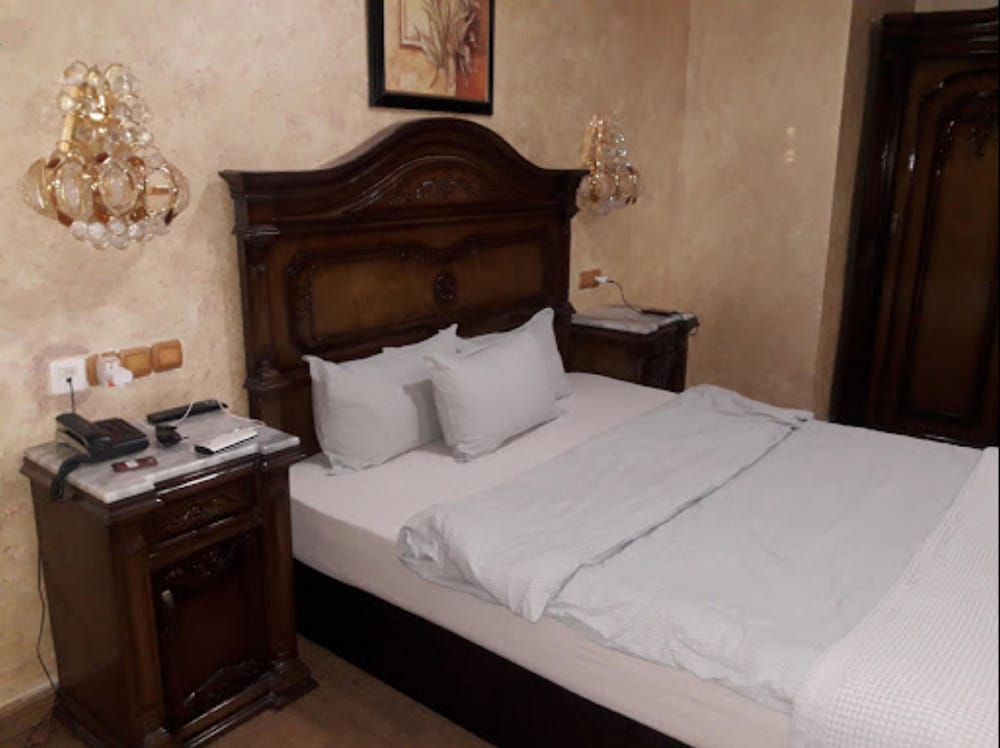 Фото Hotel Ville des Roses