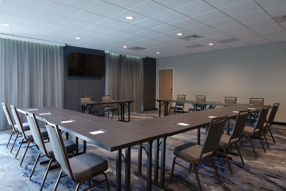 Фото Fairfield Inn & Suites by Marriott Palmdale West