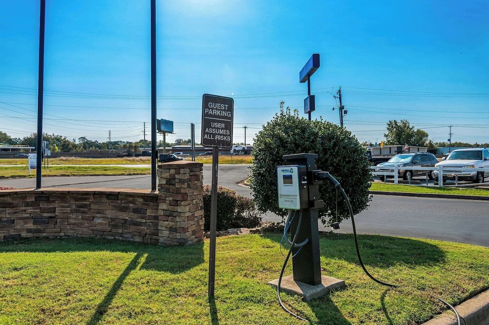 Фото Best Western Sherwood Inn & Suites