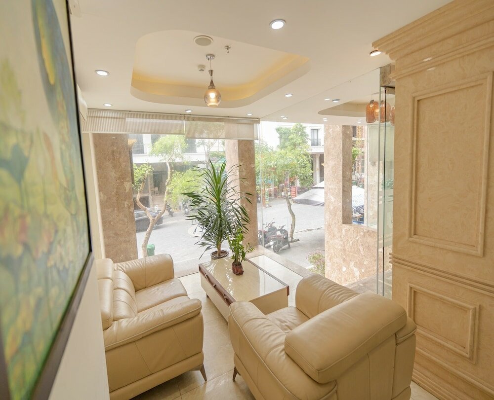 Фото Royal Charm Hotel