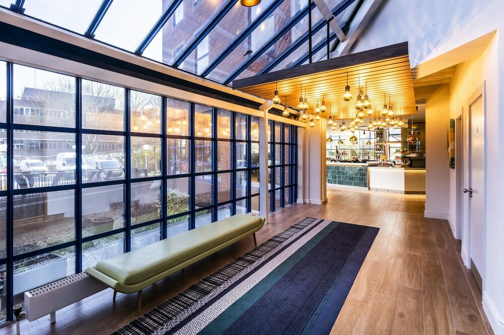 Фото Holiday Inn London - Sutton, an Ihg Hotel