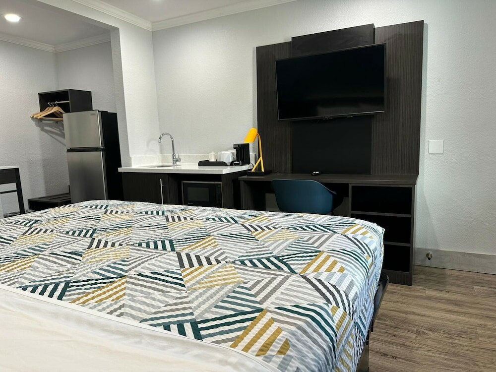 Фото Studio 6 Suites San Ysidro, Ca -San Diego South Bay