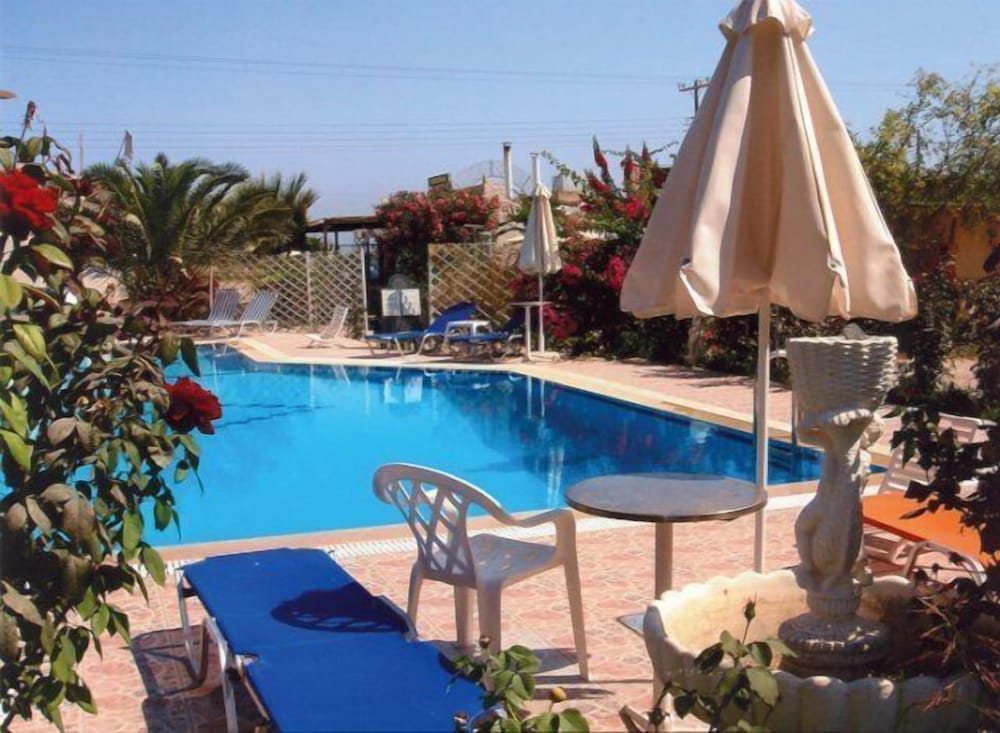 Фото Violetta Hotel