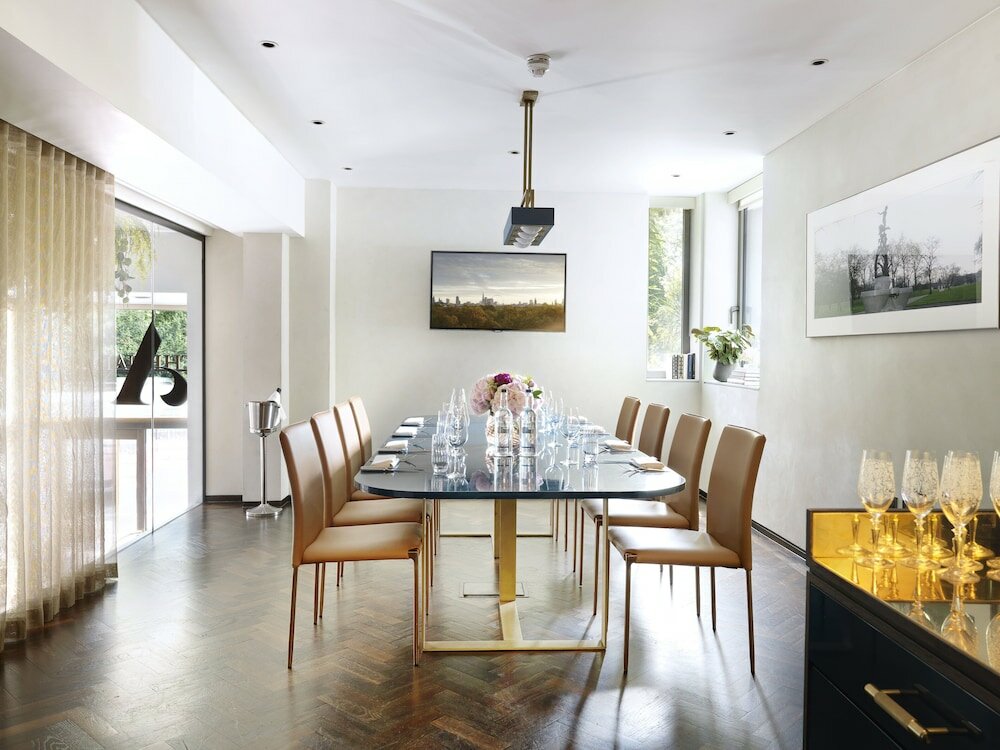 Фото The Athenaeum Hotel & Residences