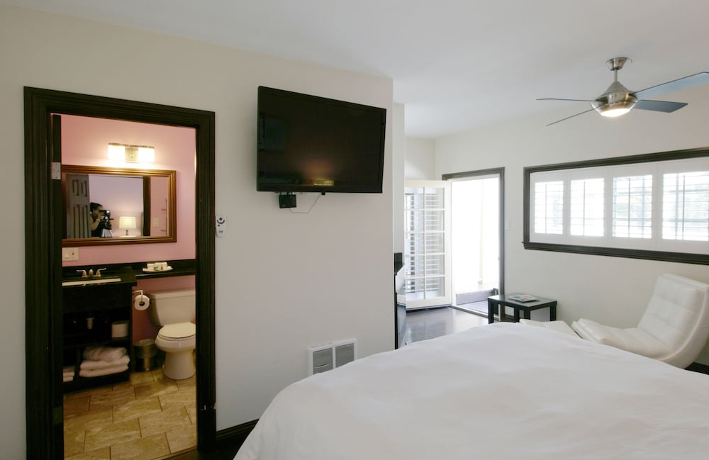 Фото Malibu Country Inn