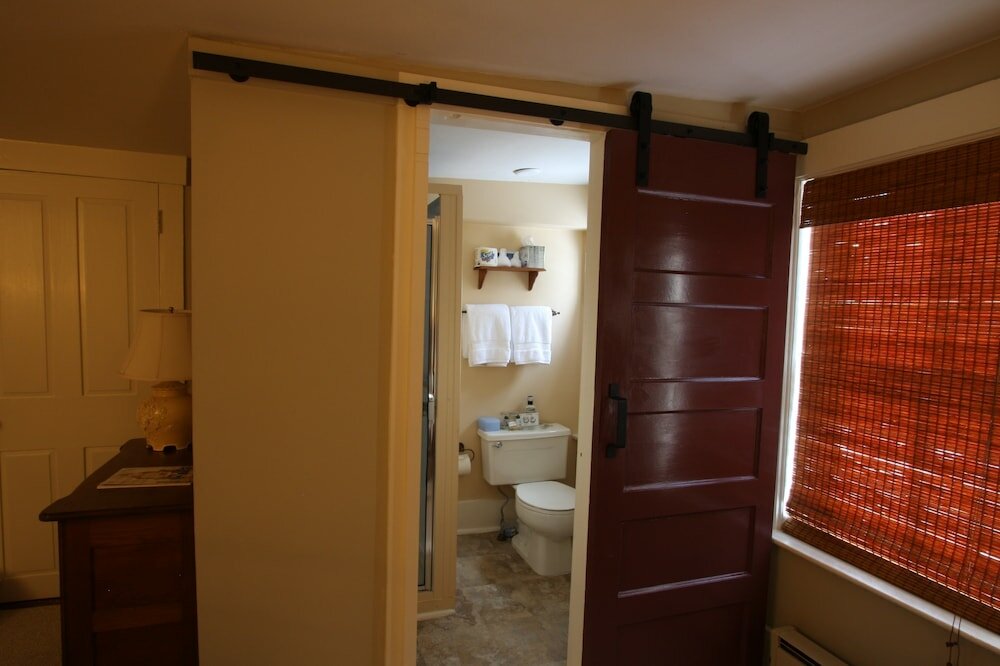 Фото Follansbee Inn