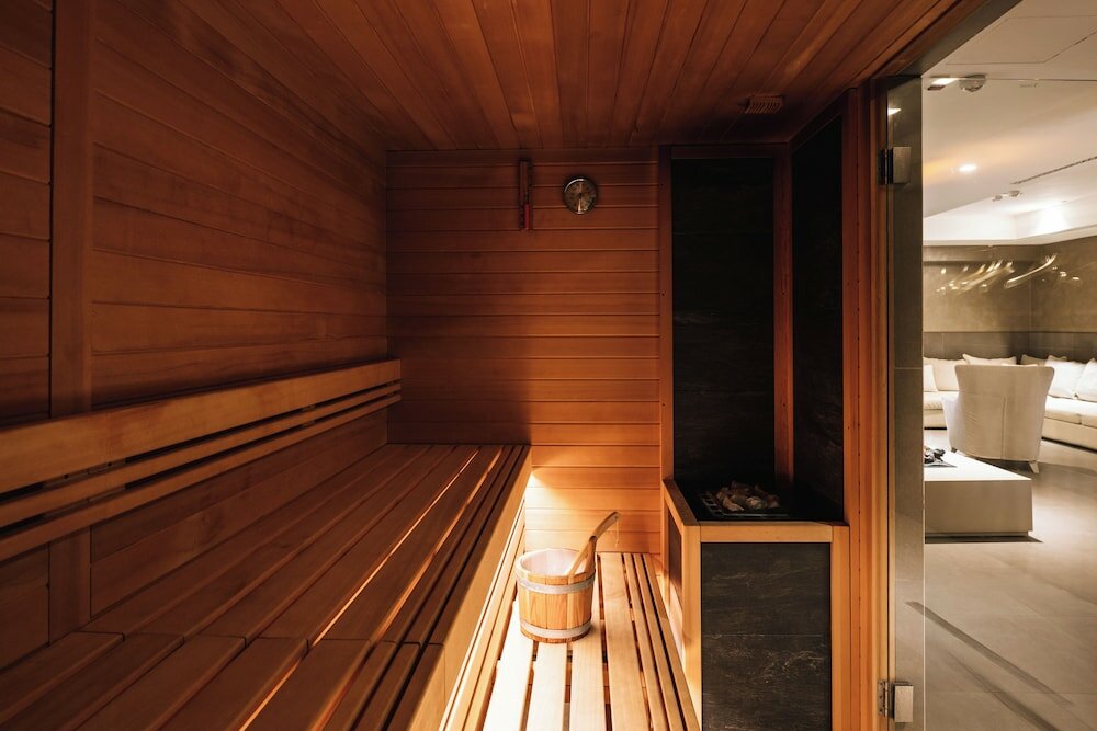 Фото Hotel De la Ville