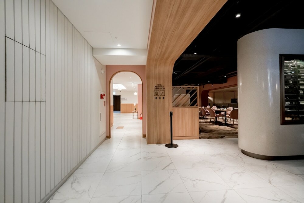 Фото Oriens Hotel & Residences