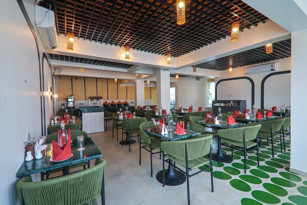 Фото Lotus Beach Resort