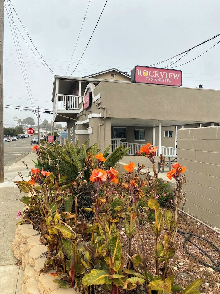 Фото Rockview Inn and Suites