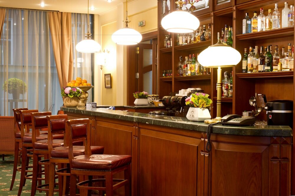 Фото Crystal Palace Boutique Hotel