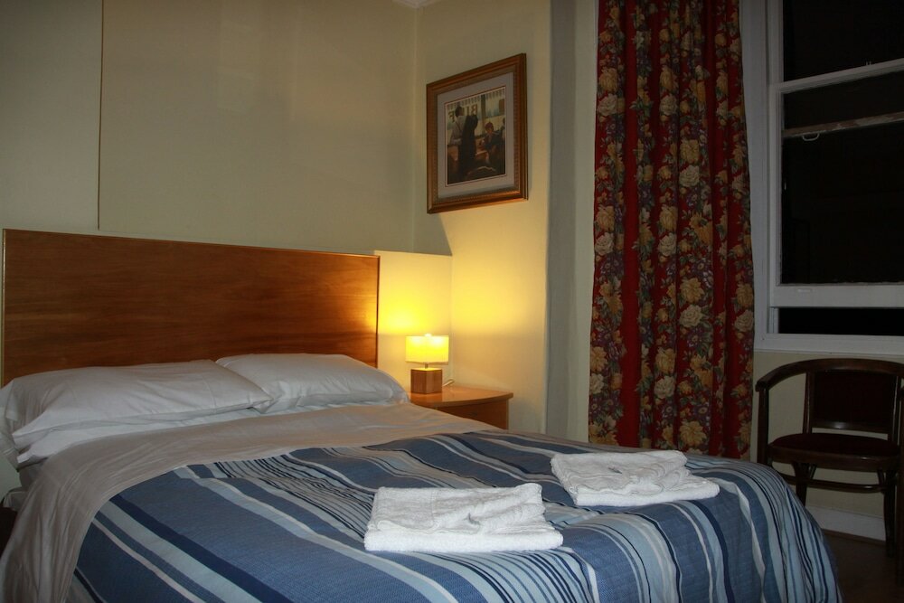 Фото Ambassador Hotel