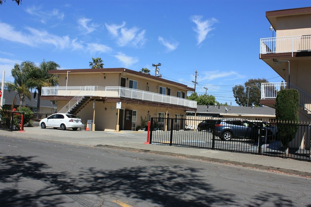 Фото Express Inn