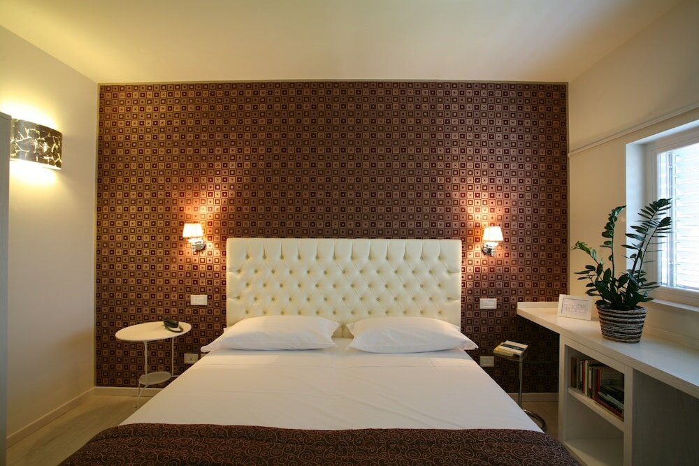 Фото Nuova Opera Rooms