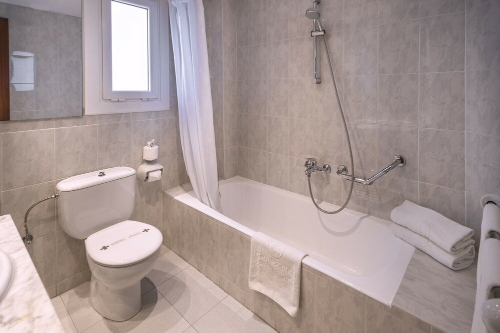 Фото Hotel Ciudad de Castelldefels