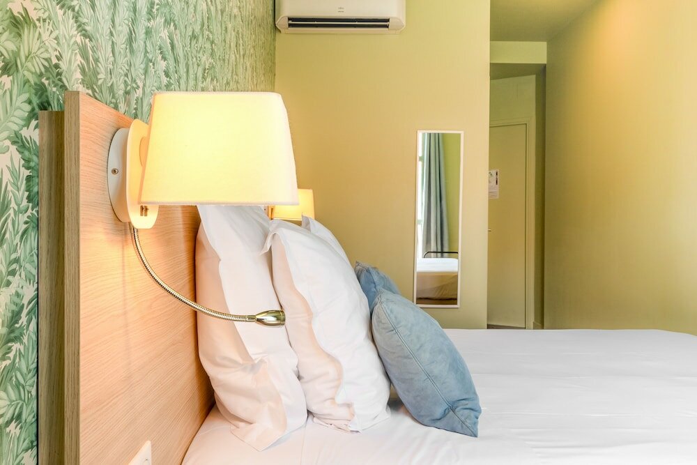 Фото Hotel Du Centre un hotel Ammi 