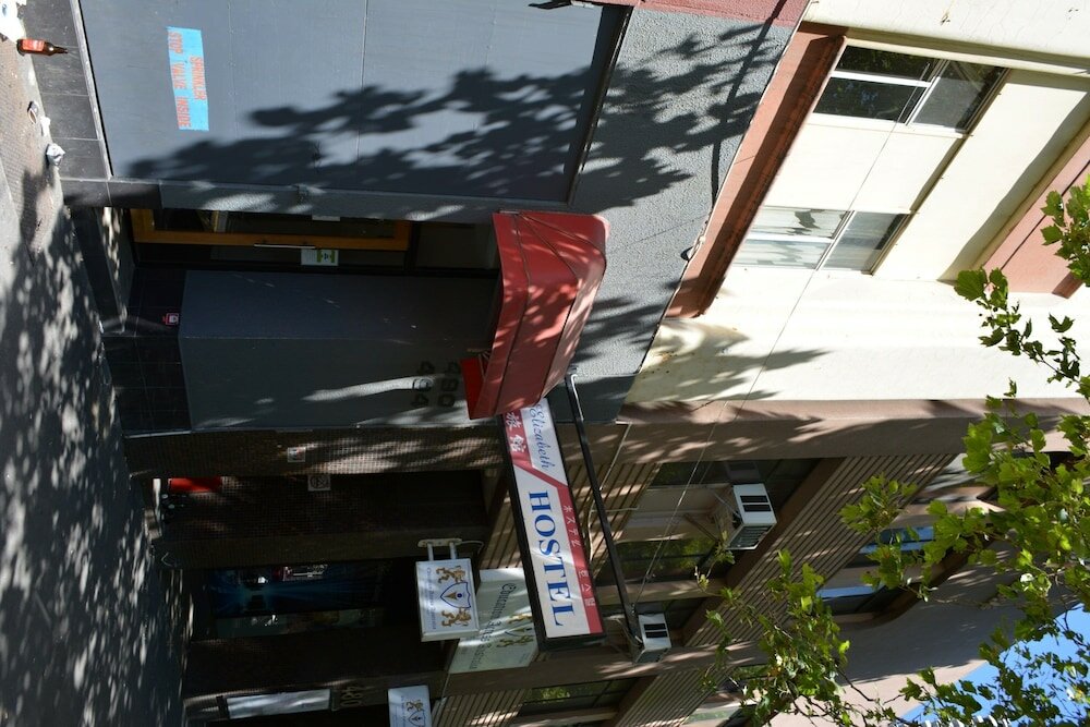 Фото City Edge on Elizabeth