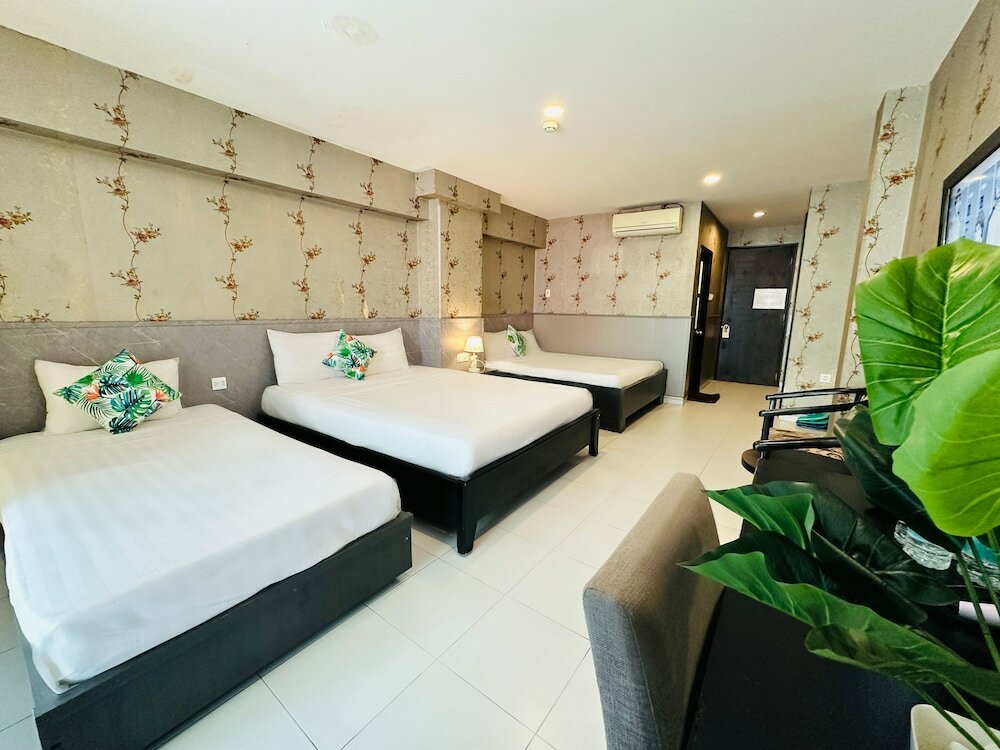 Фото Holiday Hotel