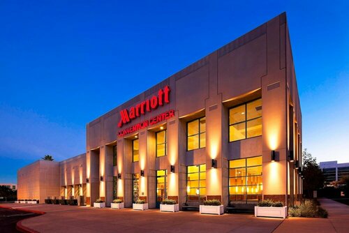 Гостиница Los Angeles Marriott Burbank Airport в Бербанке