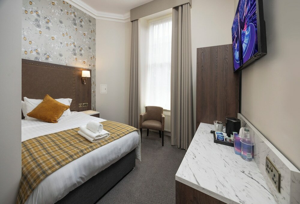 Фото Ballantrae Hotel