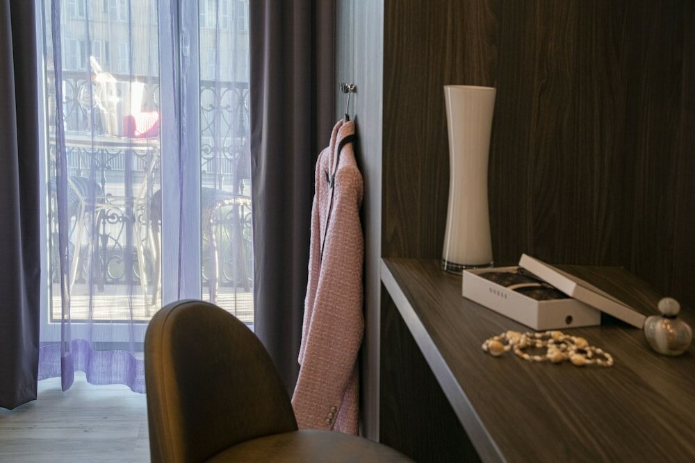 Фото Golden Tulip Cannes Hotel De Paris