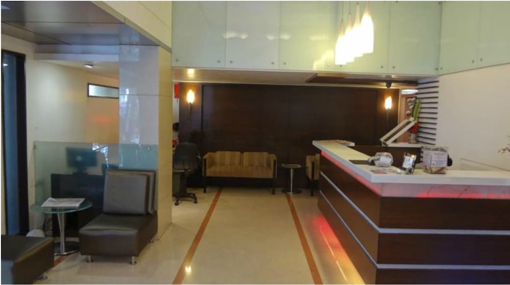 Фото Oriental Residency Hotel