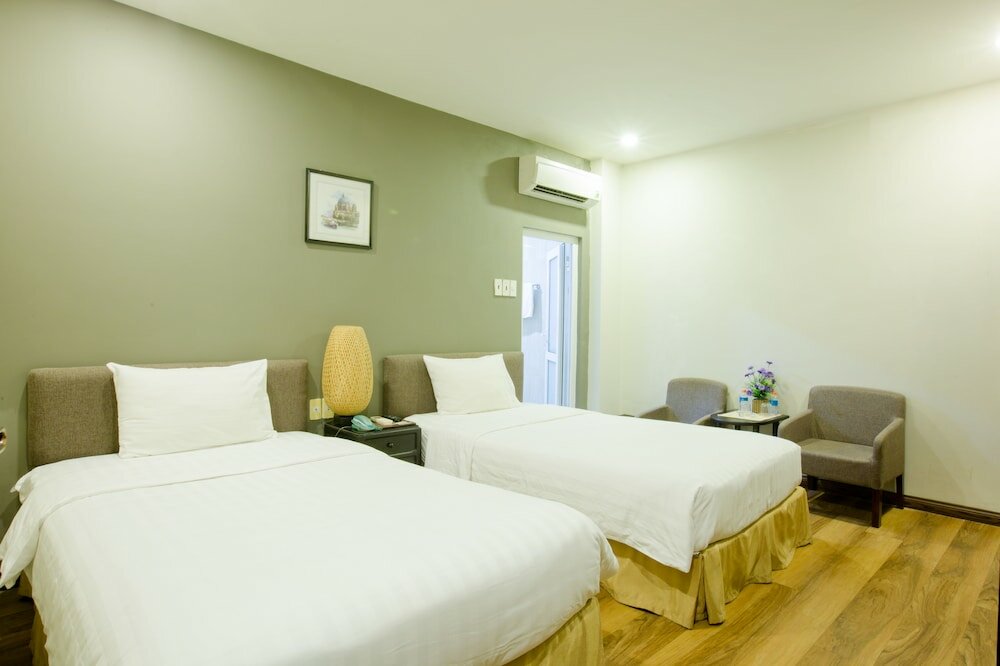 Фото Nha Trang Beach Hotel