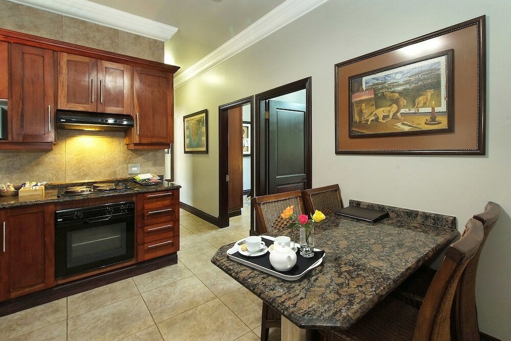 Фото UShaka Manor Guest House