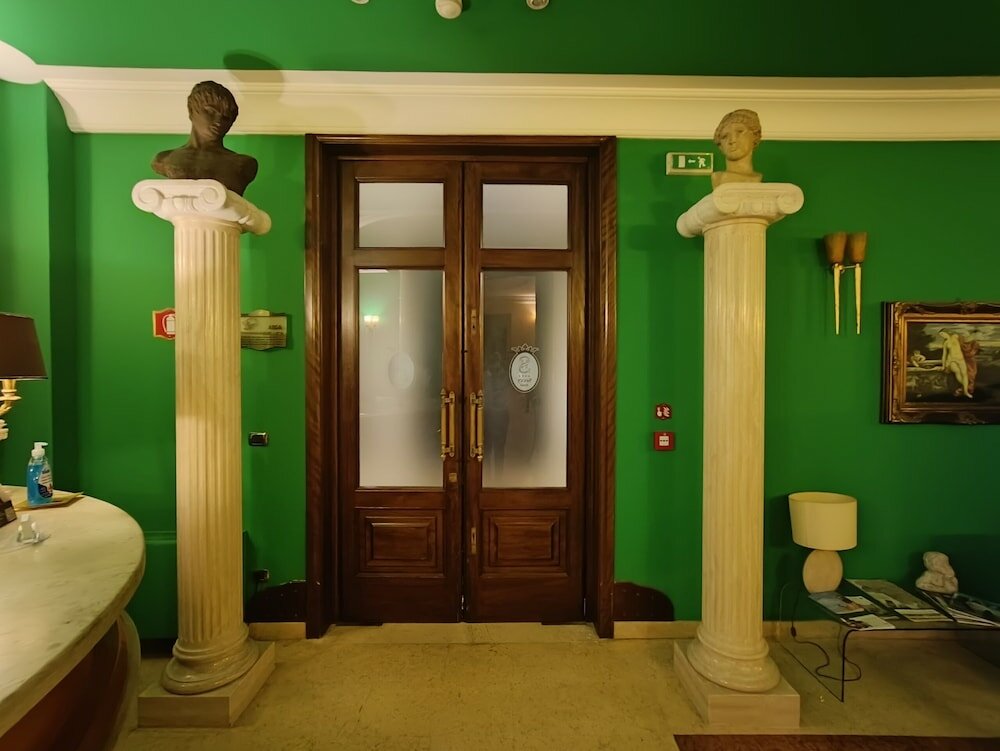 Фото Hotel Seccy