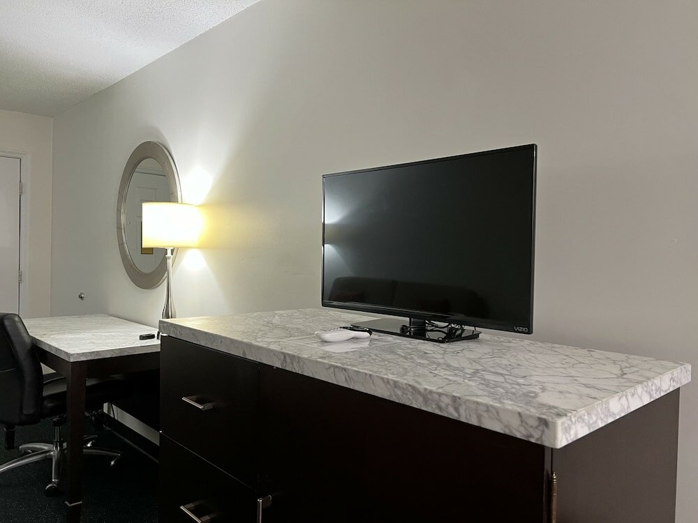 Фото Garden Inn & Suites